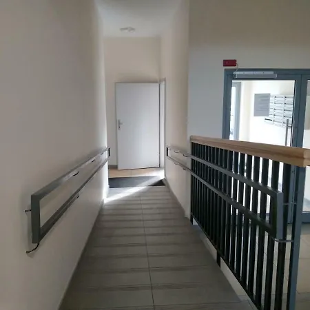 White Apartament 1 *